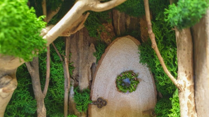 Create a small magical fairy forest inside a reverse canvas. It&rsquo;s filled with wonder and doesn&rsquo;t take long to put together. The perfect addition to your home decor, this one-of-a-kind artwork makes an enchanting statement. Full tutorial @ #ACraftyMix