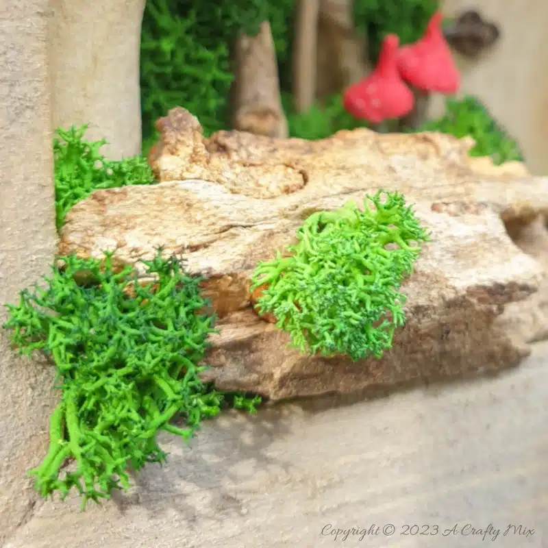 Create a small magical fairy forest inside a reverse canvas. It’s filled with wonder and doesn’t take long to put together. The perfect addition to your home decor, this one-of-a-kind artwork makes an enchanting statement. Full tutorial @ #ACraftyMix