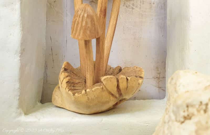 We all have special objects we want to display. This DIY project will show you how to make a Flintstone-inspired concrete shelf that will let you showcase all those trinkets in a fun and unique way. It's easy to do and looks great in any space. Get the full tutorial @ACraftyMix