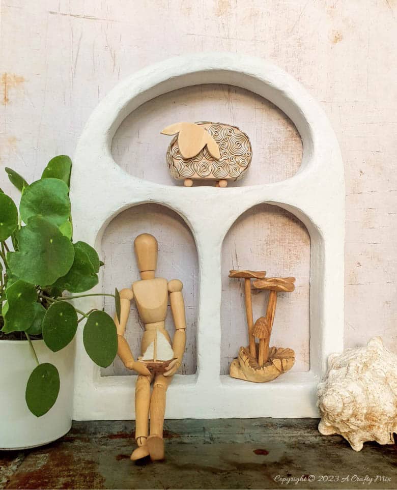 We all have special objects we want to display. This DIY project will show you how to make a Flintstone-inspired concrete shelf that will let you showcase all those trinkets in a fun and unique way. It's easy to do and looks great in any space. Get the full tutorial @ACraftyMix