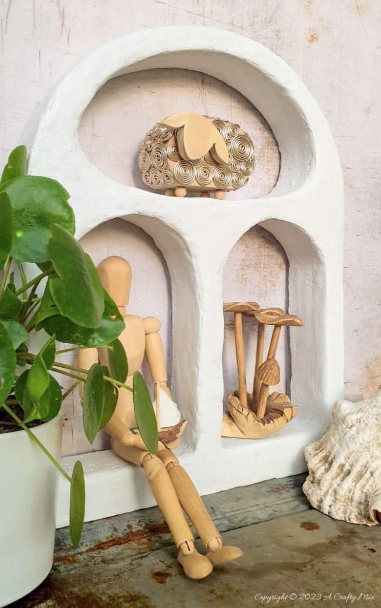 We all have special objects we want to display. This DIY project will show you how to make a Flintstone-inspired concrete shelf that will let you showcase all those trinkets in a fun and unique way. It's easy to do and looks great in any space. Get the full tutorial @ACraftyMix