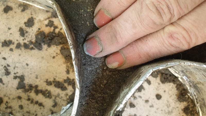 Squish the concrete ,ix into all the edges