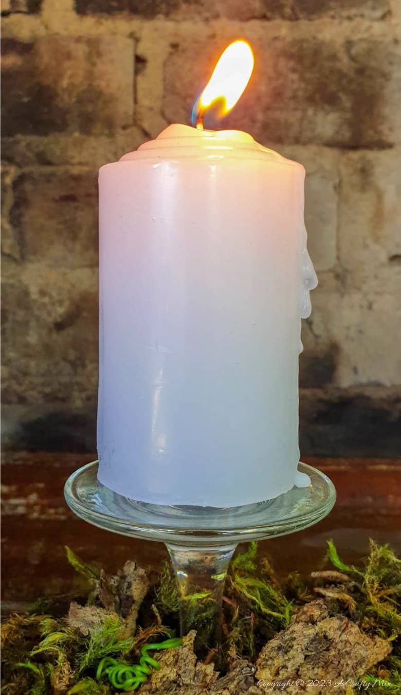 This easy to make broken wine glass stem candle holder is perfect for anyone who loves upcycling and wants to add a touch of dreamy magic to their living space. Get the step-by-step tutorial @ACraftyMix