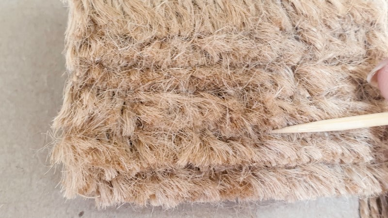 Use a toothpick to separate the fibres