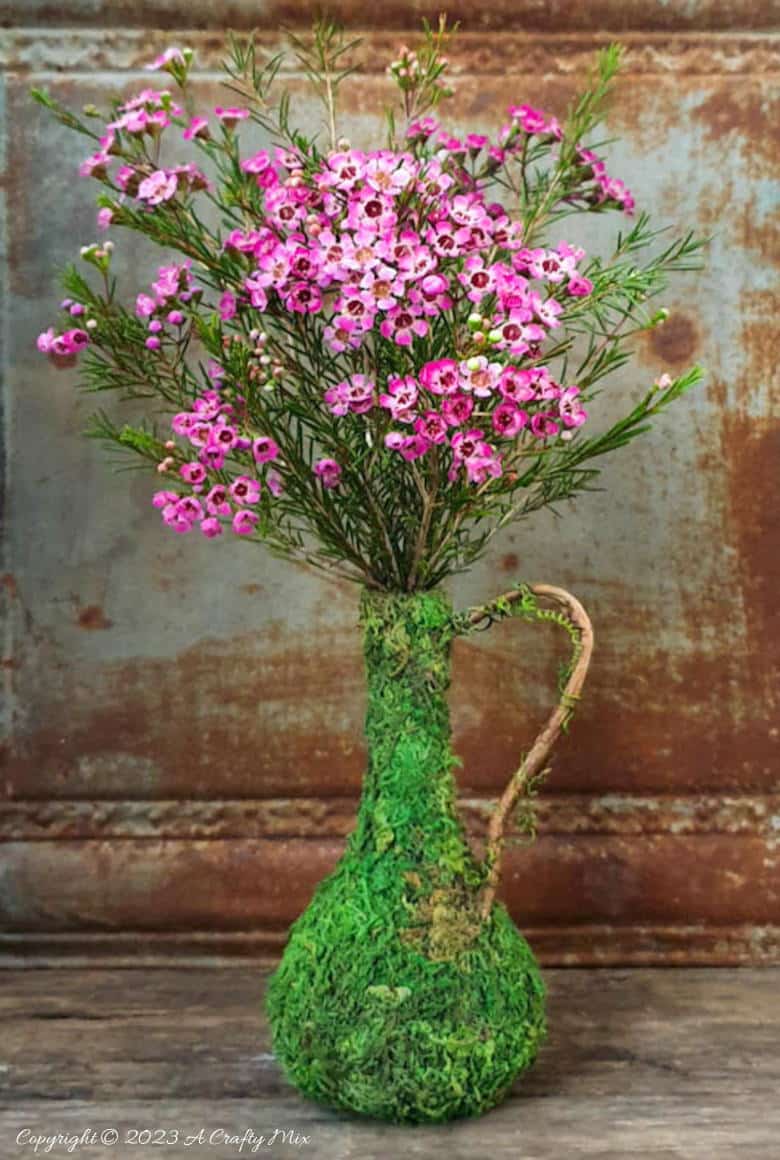Get ready to transform yesterday&rsquo;s headlines into unique home d&eacute;cor! In this tutorial, we&rsquo;ll show you how to make your own moss vase using newspaper. It&rsquo;s the perfect blend of nature and creativity done on a budget. #ACraftyMix #Tutorial