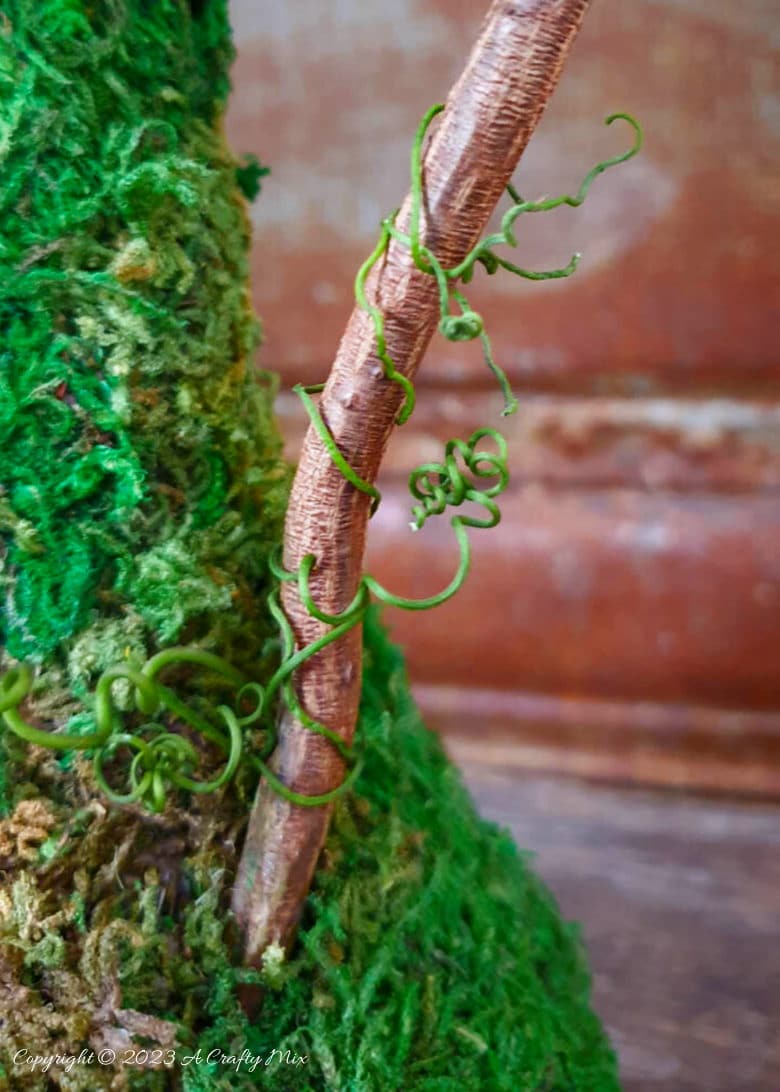 Get ready to transform yesterday&rsquo;s headlines into unique home d&eacute;cor! In this tutorial, we&rsquo;ll show you how to make your own moss vase using newspaper. It&rsquo;s the perfect blend of nature and creativity done on a budget. #ACraftyMix #Tutorial