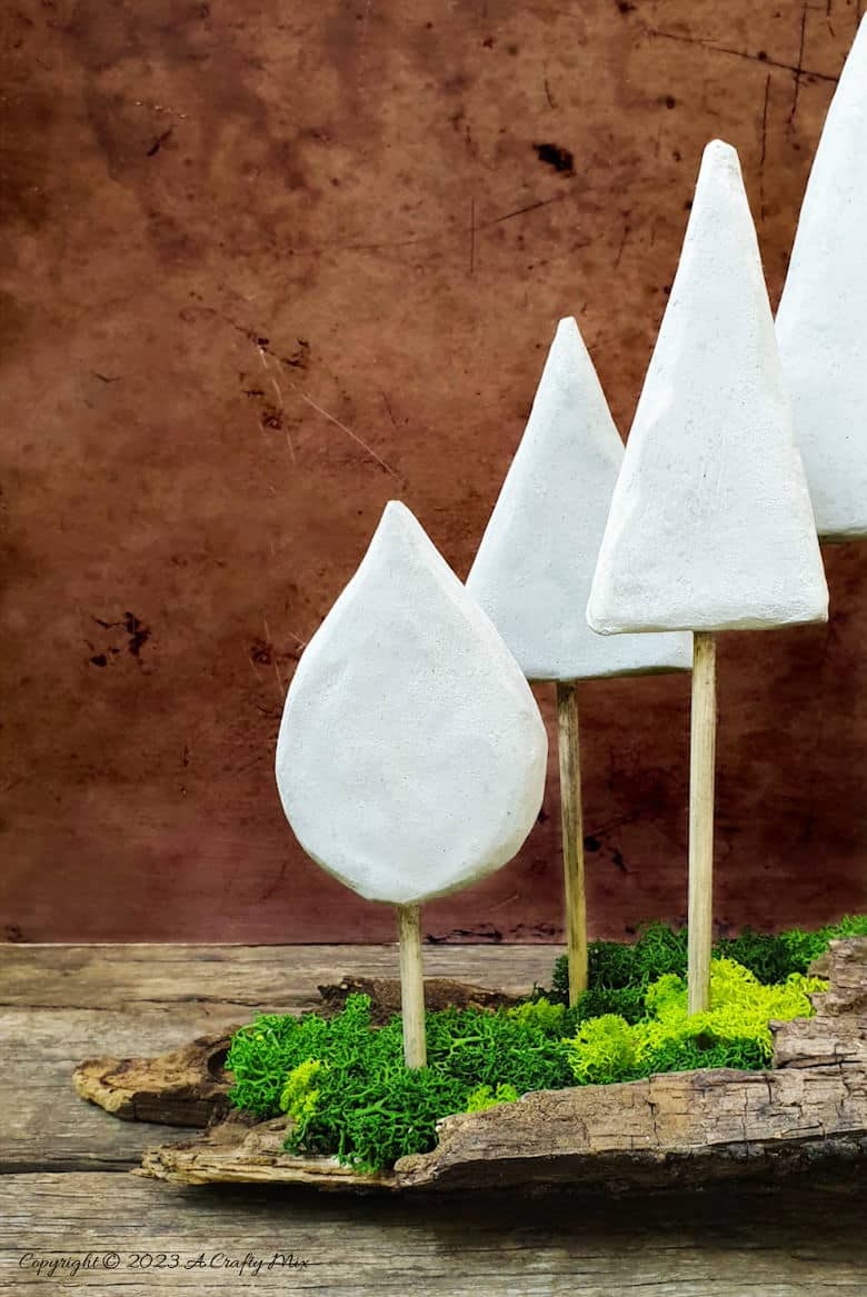 Discover the magic of plaster of Paris. We&rsquo;ll show you how to create simple shapes in easy cardboard molds. Effortless, budget-friendly, creativity at its best. The free step-by-step tutorial is filled with loads of PoP tips and tricks that will guide you through the process of crafting with this versatile medium. #ACraftyMix
