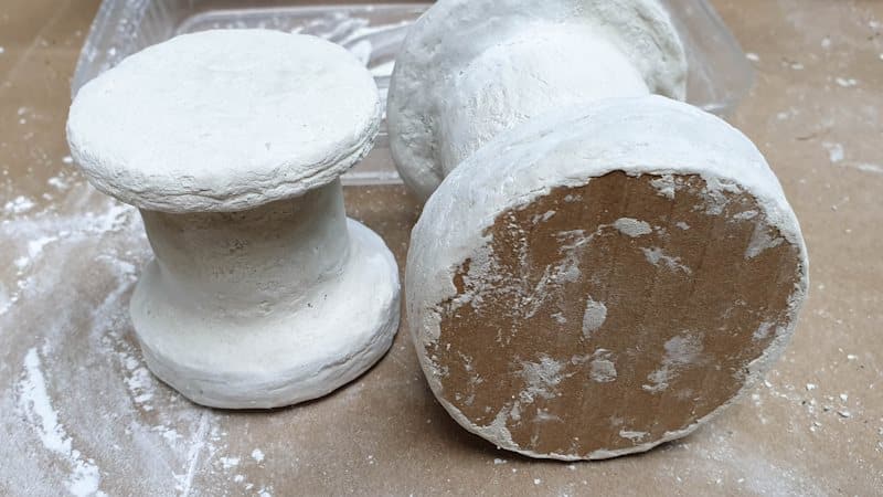 Cover the upcycled candleholders in texture paste