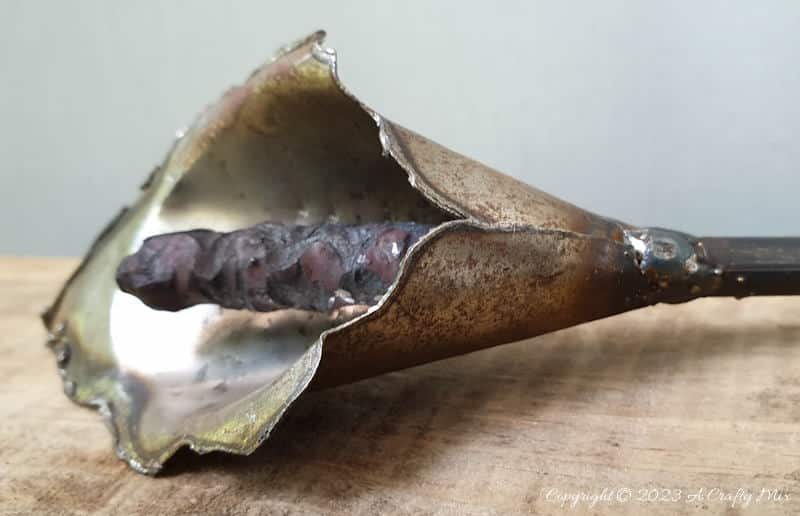 One gorgeous metal arum lily