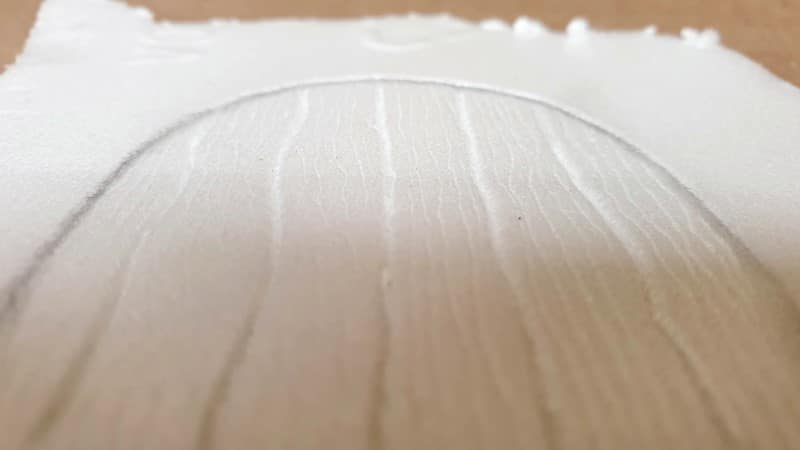 Are you ready to add a little enchantment to your garden? This magical tutorial will show you how to make a faux wood fairy garden door using basic tools like toothpicks and paintbrushes. The step-by-step guide will show you how to upcycle a simple polystyrene dish into a whimsical faux wood fairy door. It&rsquo;s budget and eco-friendly and will delight both young and old! We&rsquo;ll walk you through the process from start to finish and share a easy tips to create your own version in any setting.