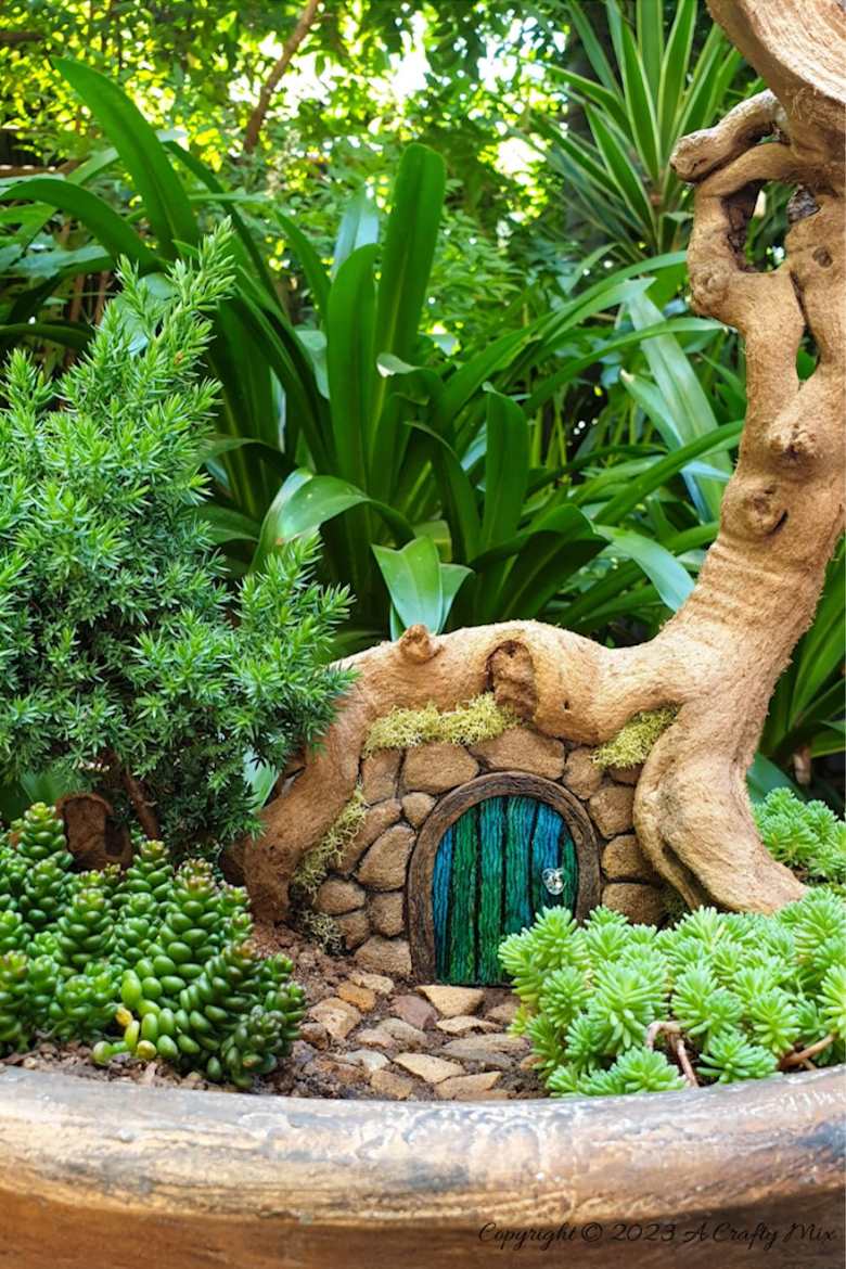 Are you ready to add a little enchantment to your garden? This magical tutorial will show you how to upcycle a simple polystyrene dish into a whimsical faux wood fairy door using basic tools like toothpicks and paintbrushes. It’s budget and eco-friendly and will delight both young and old! We’ll walk you through the entire process from start to finish and share a easy tips to create your own version in any setting.