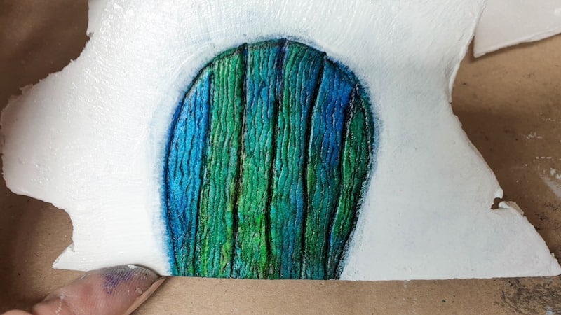 Seal the door colors with a clear paint on sealer