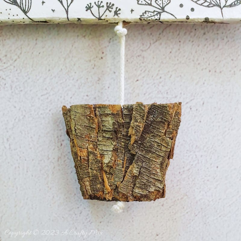 Get ready to deck the halls with handmade joy this festive season! Join us as we show you how to make an easy ornamental cardboard Christmas tree in three easy steps. It's a quick, kid-friendly craft that's can be customized in so many different ways. The little Xmas trees make great gifts too 