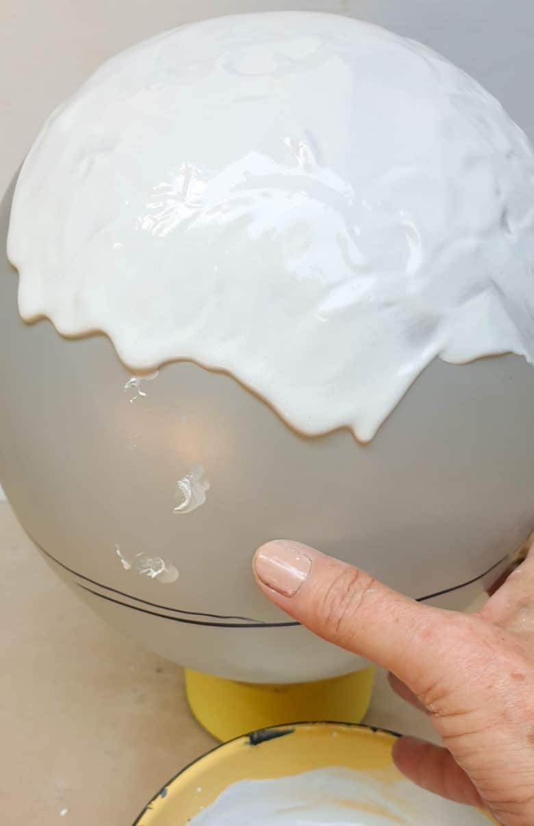 Apply the first layer of the casting stone