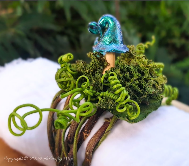 Create your very own lush, fake moss using an unexpected crafting supply: a bath sponge! Yup, you heard right; a squishy, cheap old bath sponge. It's a simple, budget-friendly hack that&rsquo;s quick and easy to do and the moss won&rsquo;t dry out or fade. This tutorial also includes step-by-step instructions to make fairy napkin rings using the bath sponge moss.