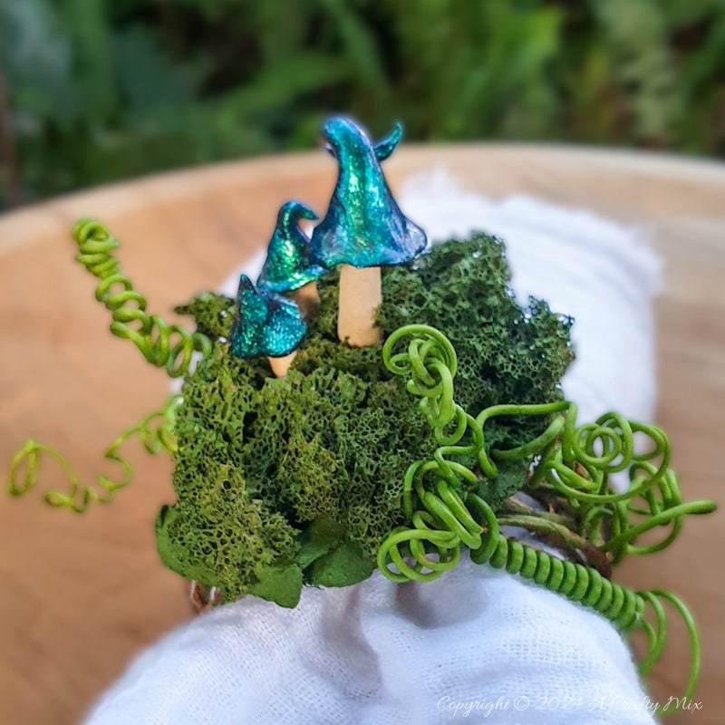 Create your very own lush, fake moss using an unexpected crafting supply: a bath sponge! Yup, you heard right; a squishy, cheap old bath sponge. It's a simple, budget-friendly hack that&rsquo;s quick and easy to do and the moss won&rsquo;t dry out or fade. This tutorial also includes step-by-step instructions to make fairy napkin rings using the bath sponge moss.