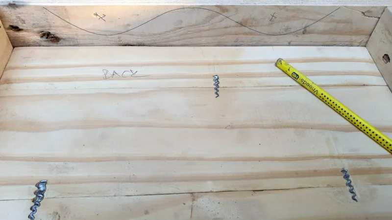 Add a curved detail to the bottom