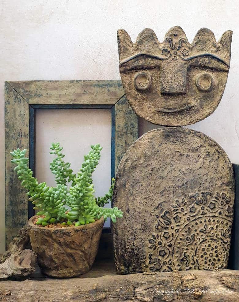 Isn’t it amazing what you can do with a cardboard box? In this easy-to-follow tutorial we’ll show you how to upcycle cardboard and make a primitive stone statue. Fun and sustainable, it’s a lovely way to showcase your creativity without breaking the bank. Visit A Crafty Mix for step-by-step instructions and tips on how to create unique and eye-catching home décor on a budget. Don’t forget to save this pin and follow us for more DIY and unique craft ideas.