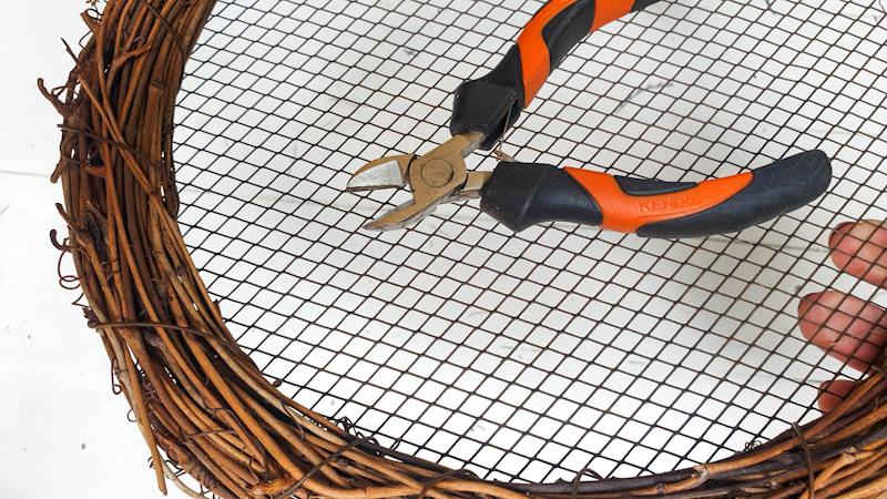 A view of the vine wreath with a wire mesh backing