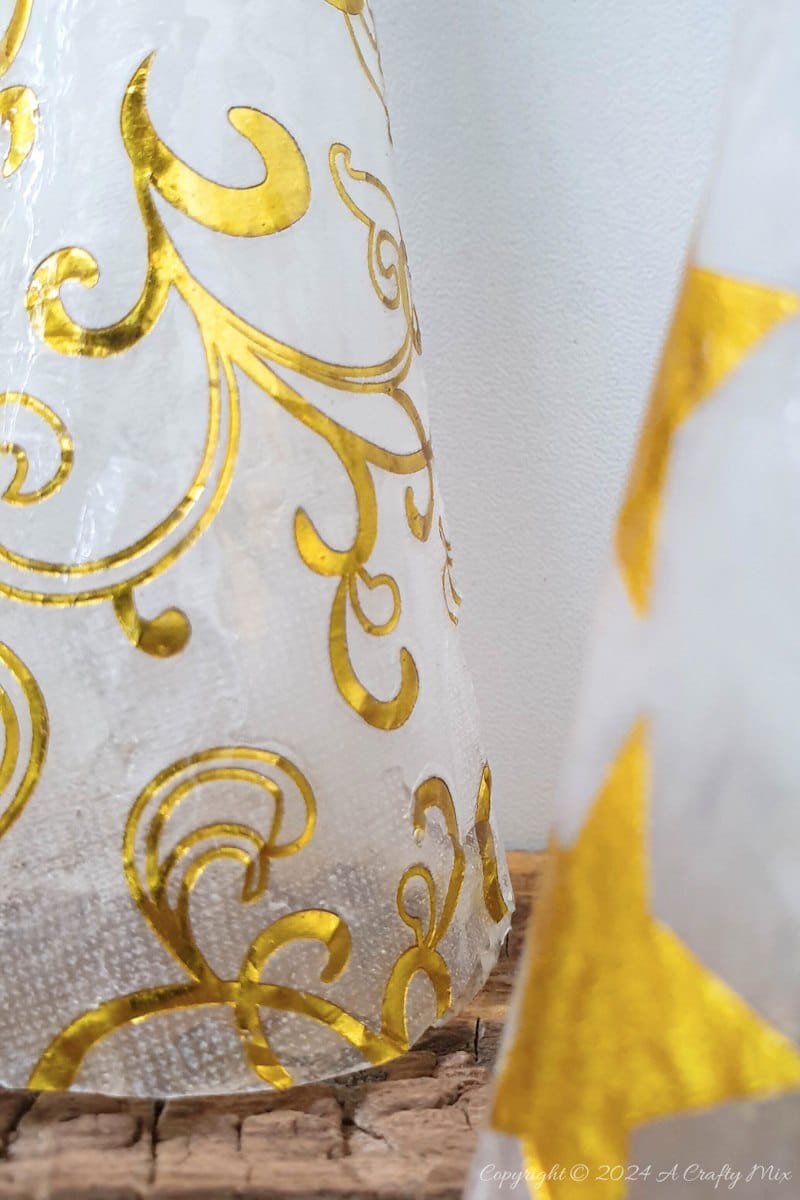 Get ready to add a little sophistication to your decor with these elegant and easy to make tabletop trees that will brighten up any room in your home. Made from paper napkins and filled with fairy lights, these Christmas decorations are perfect for small spaces and look beautiful on a table, mantle or bookshelf. Go glam with hints of gold or use napkins that match your table d&eacute;cor.