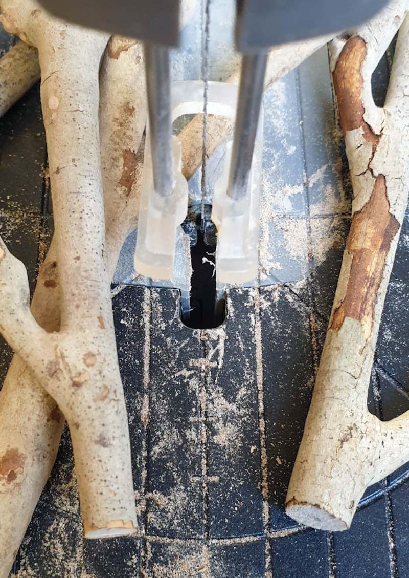 Cut the twigs to size