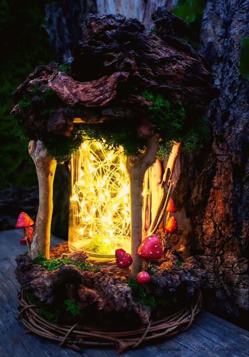 Get ready to enter a world of enchantment as we craft a one-of-a-kind fairy lantern using foraged finds. We&rsquo;ll show you how to build a whimsical and enchanting lantern that captures the essence of the forest from scratch. Whether you're looking to add a little magic to your decor or just get closer to nature, this simple tutorial will take you through the entire process.
