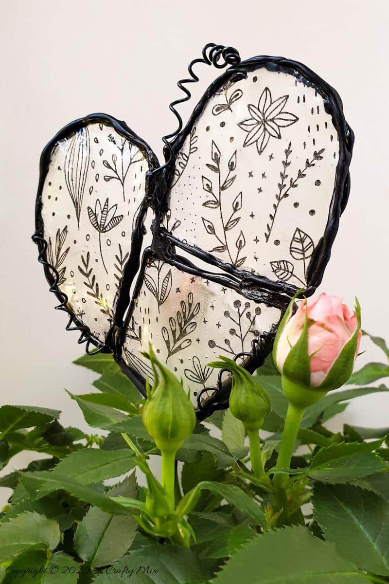Unleash your inner creative genius. We&rsquo;ll show you an easy and, dare I say, mind-blowing technique that turns simple napkins into faux leaded glass art. Perfect for DIY crafts, home decor, and gifts.