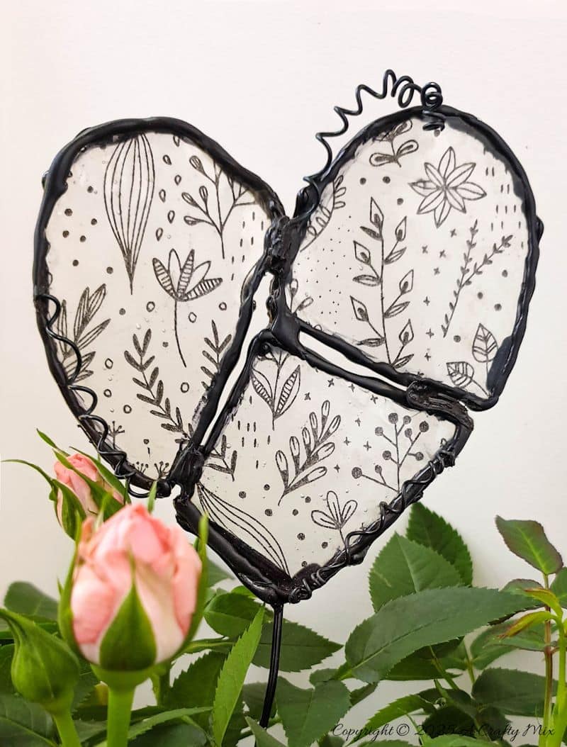 Unleash your inner creative genius. We&rsquo;ll show you an easy and, dare I say, mind-blowing technique that turns simple napkins into faux leaded glass art. Perfect for DIY crafts, home decor, and gifts.
