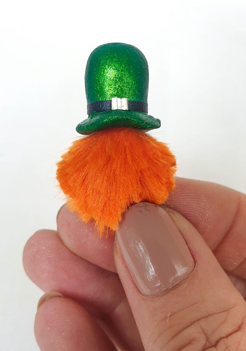 Have we got a fun, festive craft idea to bring a touch of Irish charm to our decor! I&rsquo;ll show you how to make these St. Patrick's Day place cardholders with little leprechauns, a polystyrene ball mushroom, and a signpost. Not only will these adorable little accents add a pop of color to your table, but they're super simple to make too.