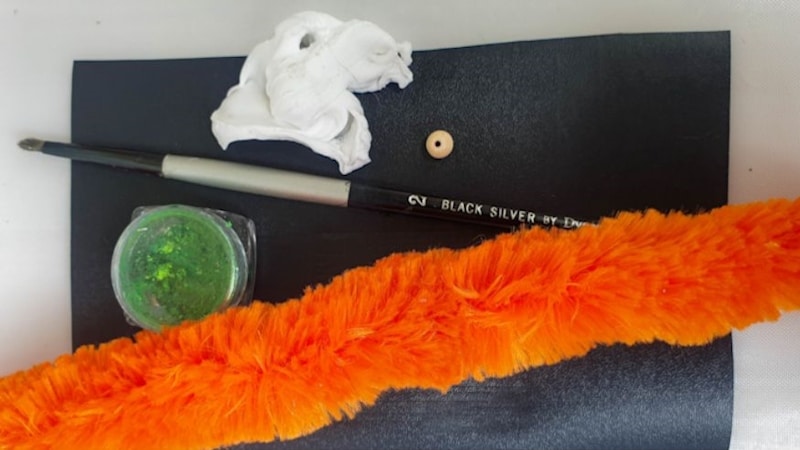 What you need to make the tiny little leprechaun&mdash;a fun St. Paddy's Day crafty