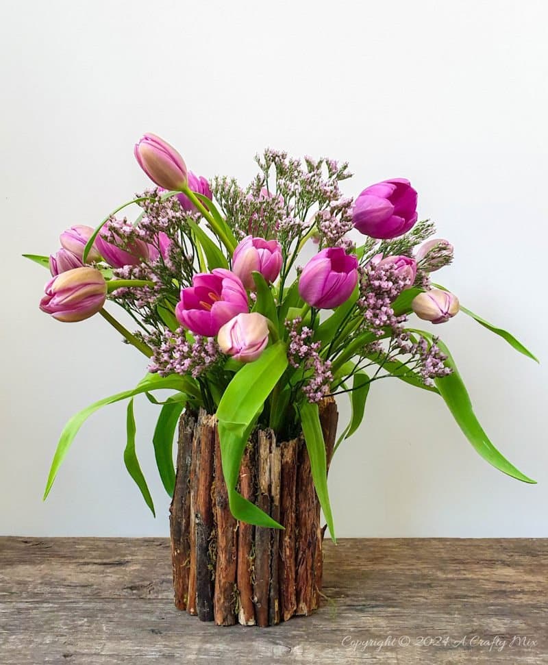 Welcome to how to keep Tulips Fresh for Longer 101. I share my top tips for keeping these gorgeous Spring flowers looking beautiful for as long as possible. Plus, there&rsquo;s a bonus tutorial that will show you how to recycle a tin can and make a twig vase. It&rsquo;s perfect as wedding d&eacute;cor or to bring a little nature into your home.