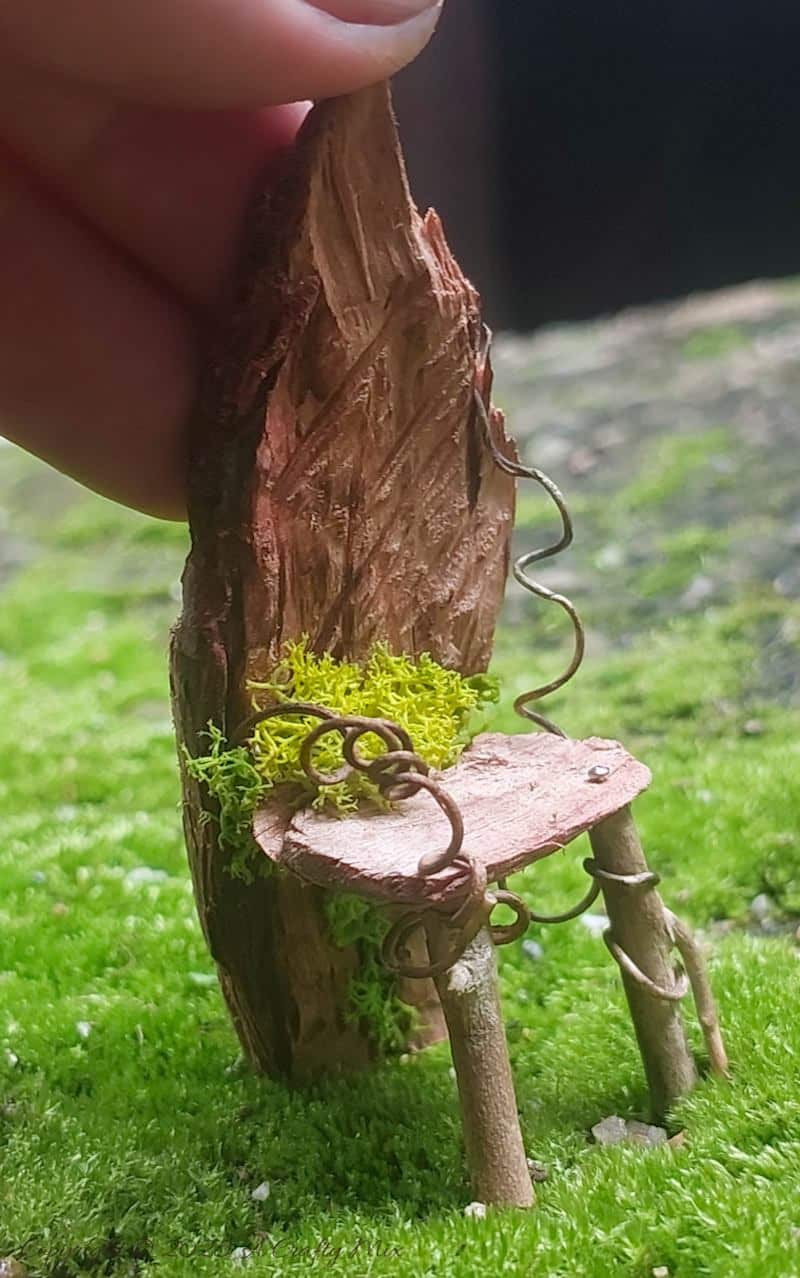Bring a touch of magic to your fairy garden with this quick and easy tutorial! 🧚&zwj;♀️ Using eco-friendly materials, we&rsquo;ll show you how to create a charming wood chip fairy chair for your tiny, enchanted guests. 🌿 The perfect whimsical project that only takes an hour to make. 📌 Save this pin for step-by-step instructions, and don't forget to follow us for more enchanting DIY ideas.