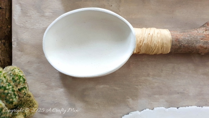 Celebrate a beautiful love story with a unique DIY "spooning since" anniversary gift. Handmade wooden spoons with personalized names and clay bowls mounted on canvas make a unique d&eacute;cor piece that will be treasured for years to come. Perfect for Valentine&rsquo;s Day, weddings, or any romantic occasion, this craft tutorial is easy to follow and fun to make.