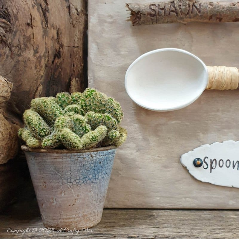 Celebrate a beautiful love story with a unique DIY "spooning since" anniversary gift. Handmade wooden spoons with personalized names and clay bowls mounted on canvas make a unique d&eacute;cor piece that will be treasured for years to come. Perfect for Valentine&rsquo;s Day, weddings, or any romantic occasion, this craft tutorial is easy to follow and fun to make.