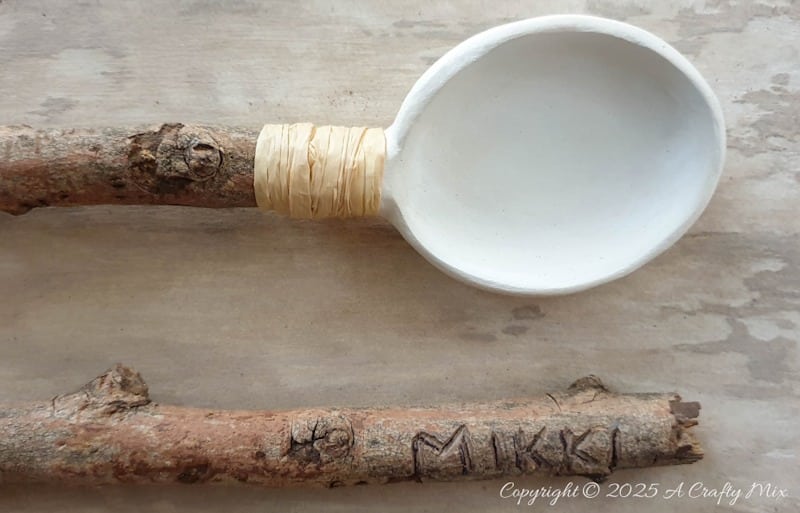 Celebrate a beautiful love story with a unique DIY "spooning since" anniversary gift. Handmade wooden spoons with personalized names and clay bowls mounted on canvas make a unique d&eacute;cor piece that will be treasured for years to come. Perfect for Valentine&rsquo;s Day, weddings, or any romantic occasion, this craft tutorial is easy to follow and fun to make.