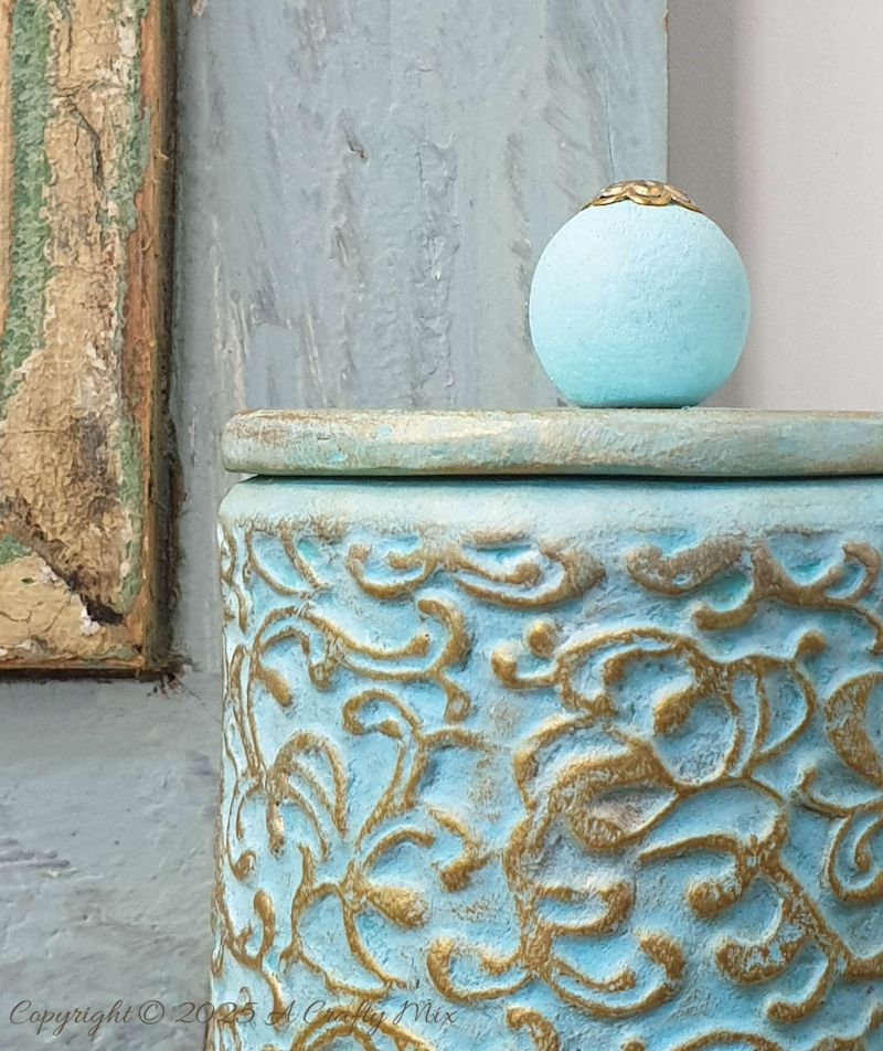 From snacks to décor. Upcycle a Pringles can into a gorgeous vintage embossed container with a boutique pottery finish. This DIY project is easier than it looks.