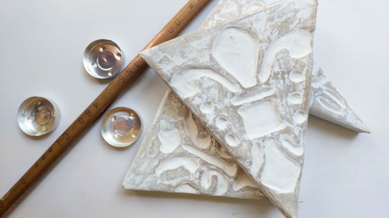 To make the tree stands I used copper pipe offcuts and empty tealight holders