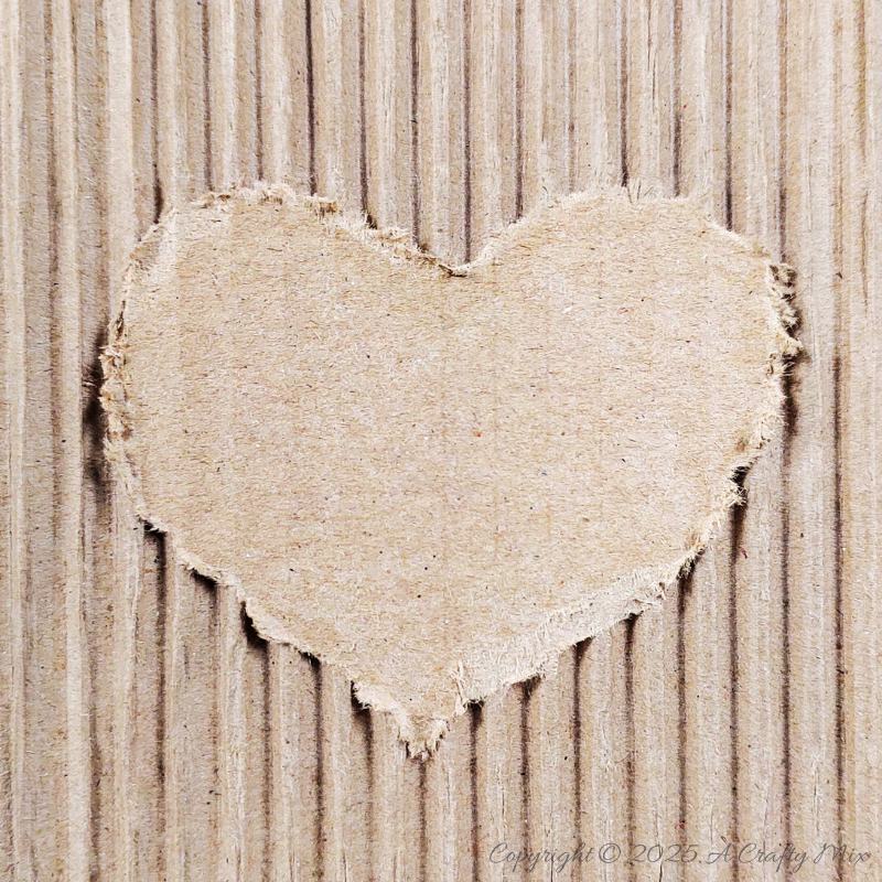 Tired of torn edges and uneven cardboard layers? This no-fail cardboard peeling hack will give you a gorgeous, corrugated texture in no time. Perfect for adding interest to all kinds of craft projects, from frames and gift tags to hearts and Christmas trees.