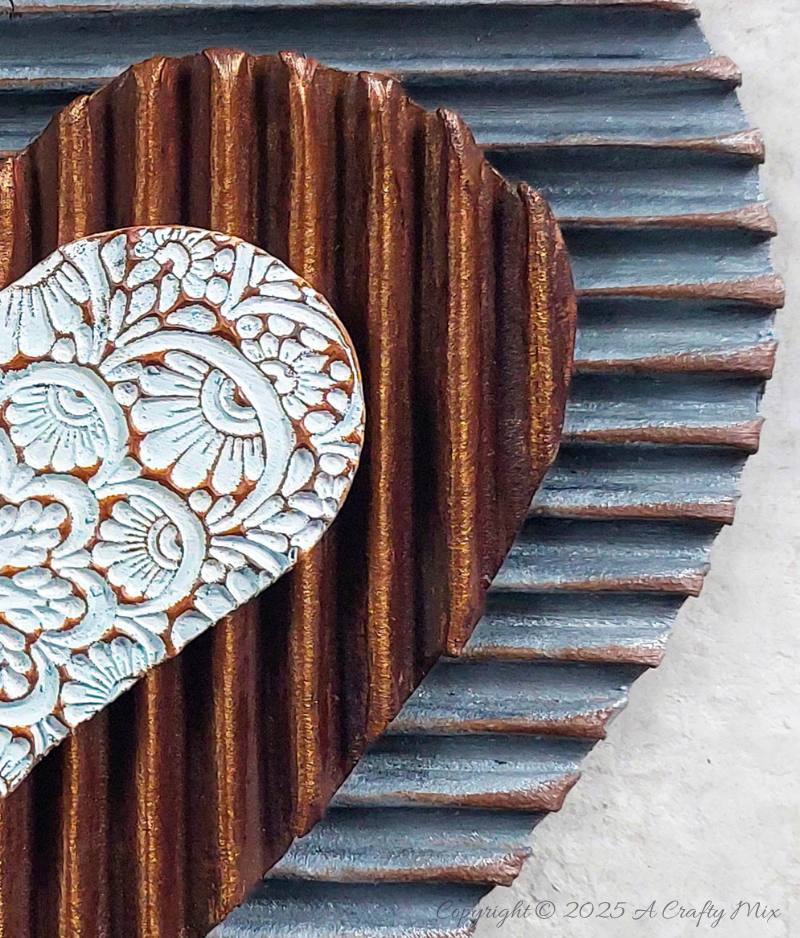 Tired of torn edges and uneven cardboard layers? This no-fail cardboard peeling hack will give you a gorgeous, corrugated texture in no time. Perfect for adding interest to all kinds of craft projects, from frames and gift tags to hearts and Christmas trees.