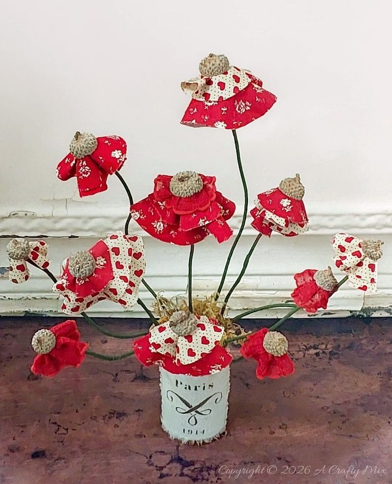 How to turn real acorn caps and fabric scraps into charming handmade flowers you can enjoy all year round. This step‑by‑step no-sew tutorial is beginner‑friendly and budget‑conscious. Perfect for cozy crafting afternoons with family or friends and for adding a whimsical touch to vases, wreaths, and gifts.