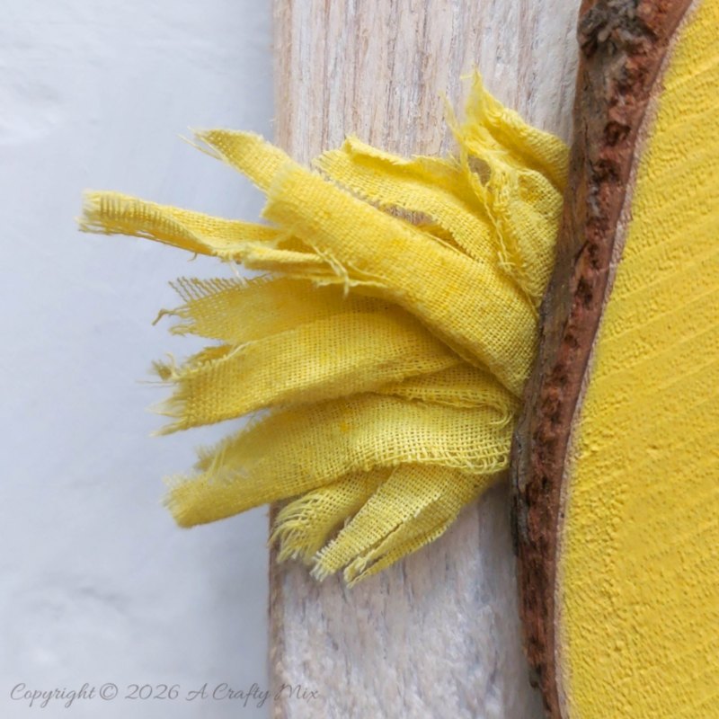 Ready for a quick weekend craft project? These Wood Slice Chickens, with their scruffy feathers and dangly legs, are kid approved, inexpensive, and easy to customize. They&rsquo;re perfect for adding something bright and quirky to your rustic spring d&eacute;cor