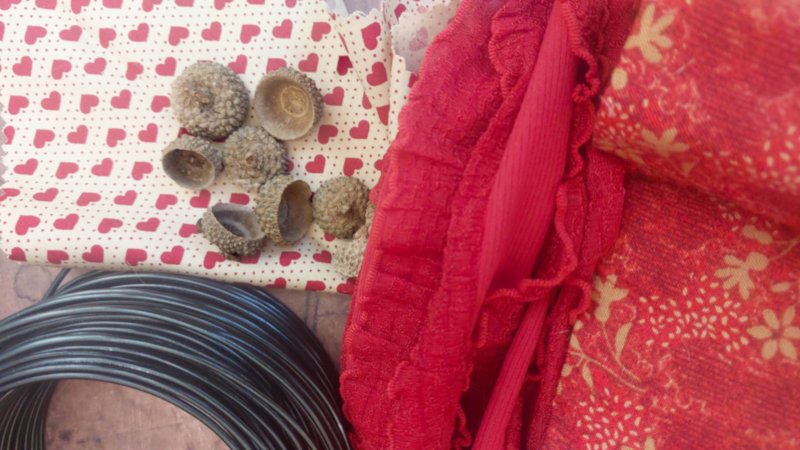 What you need to make the acorn cap flowers - scrap fabric, jewelry wire and acorns