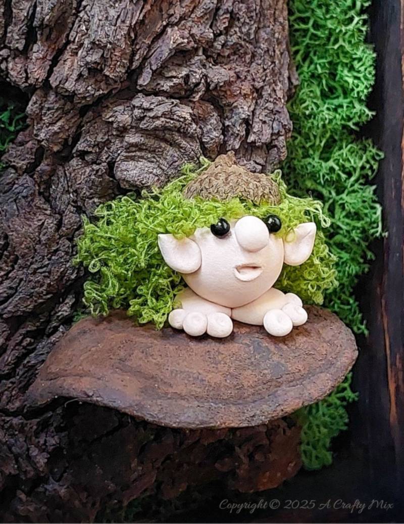 Looking for an adorable, goblin core-inspired project? Meet Mr. Xii Ballisimo, a Forest Ball Sprite. Quick to make and absolutely delightful, this handmade clay buddy is ideal for fairy gardens, desk d&eacute;cor, or easy gifting.