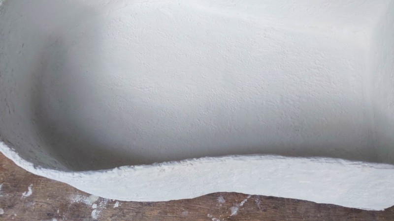 Leave the plaster of Paris to dry